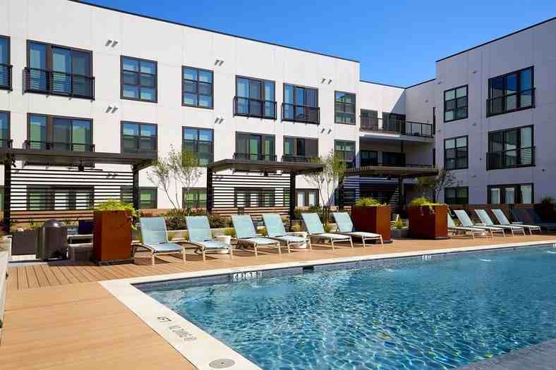 1010 South Pearl Expressway #B6-40