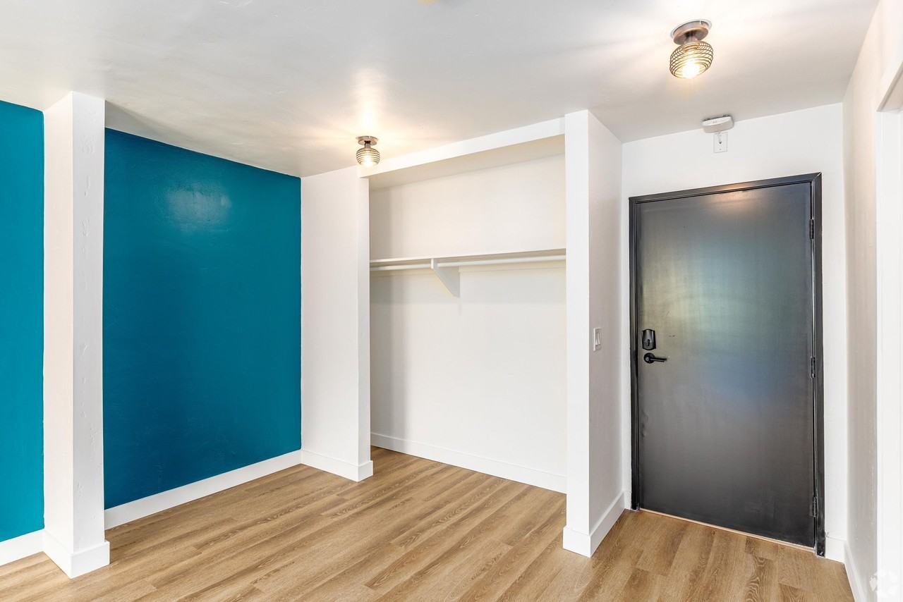 The Villager in Bay Park, Freshly Renovated Studio Apartments! - Photo 3 of 10