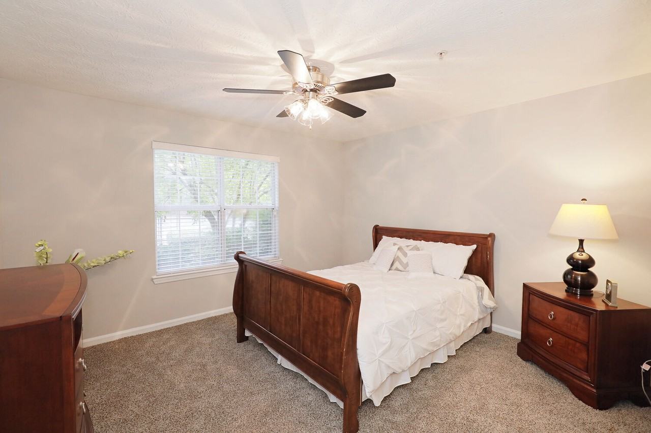 Lealand Place - Photo 6 of 28