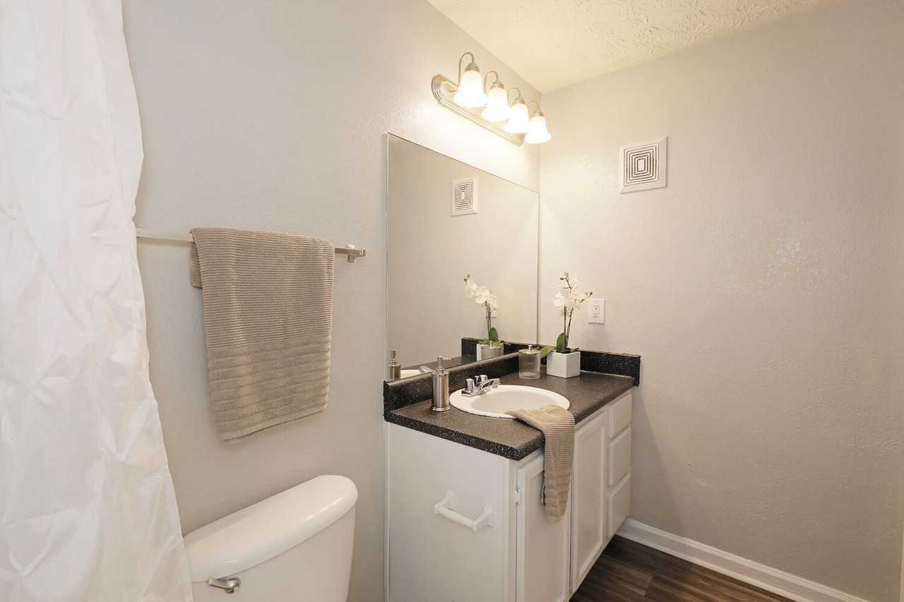 Lealand Place - Photo 7 of 28