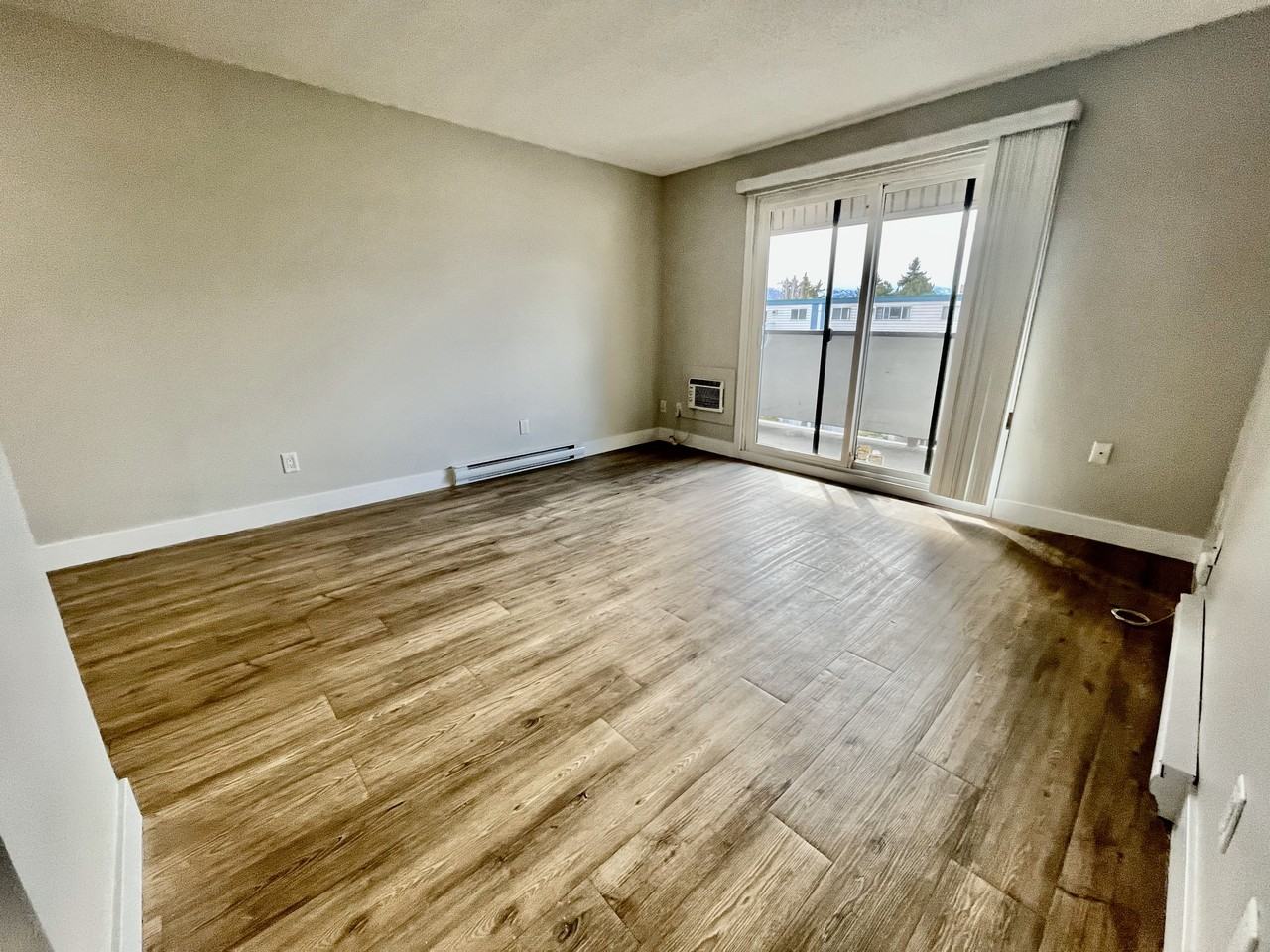 1979 Pandosy Street - Photo 6 of 10