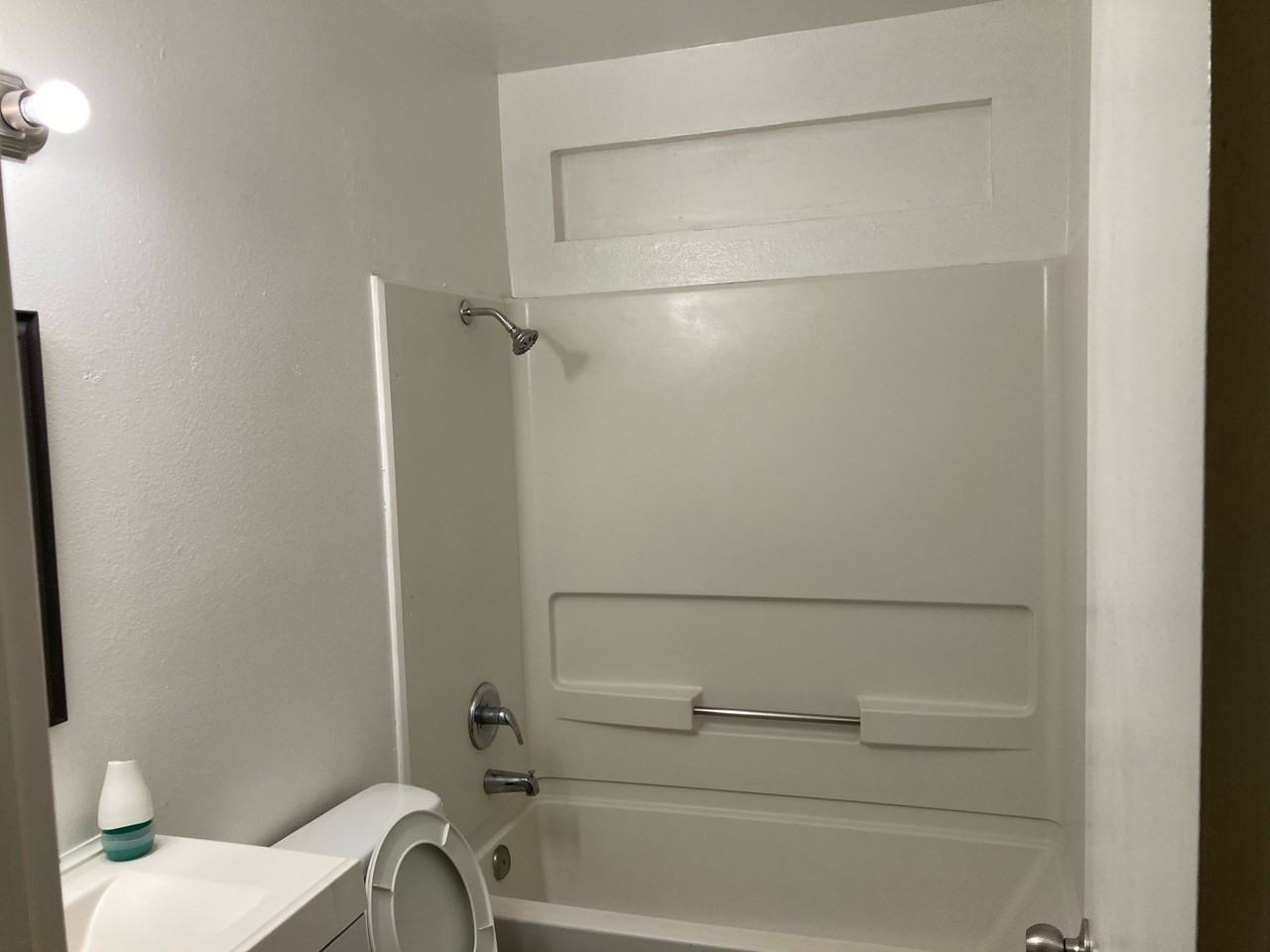 833 East Bush Street - Photo 5 of 7