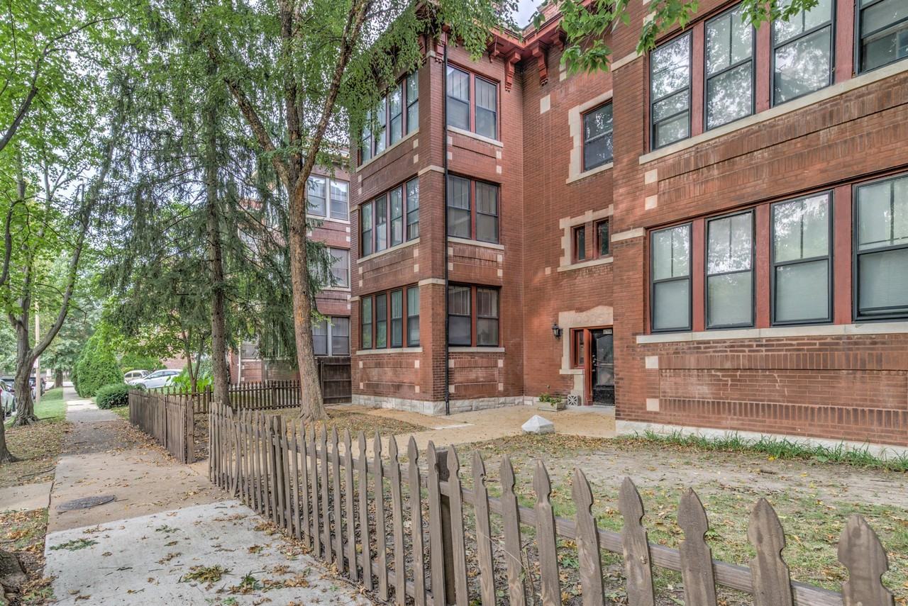 1722 Waverly Place - Photo 3 of 30