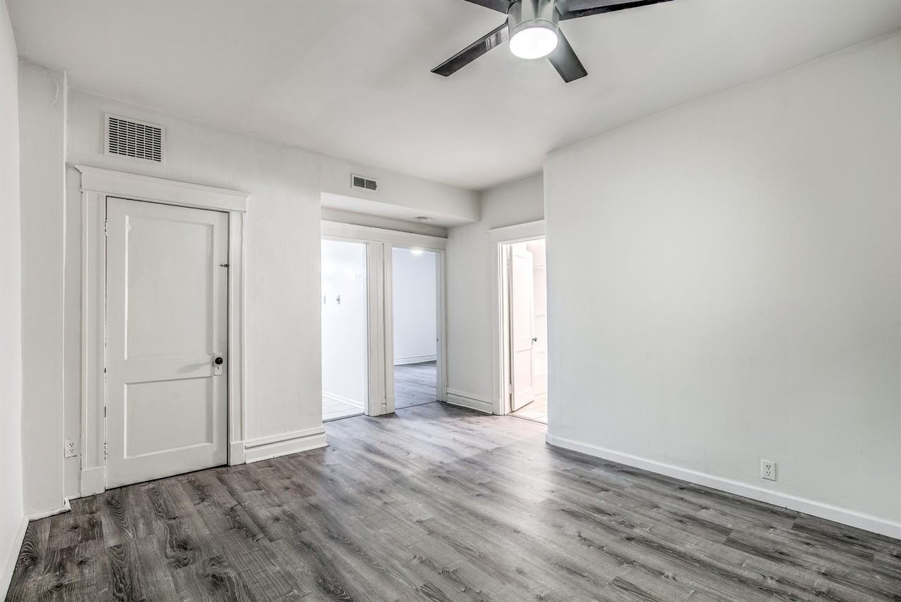 1722 Waverly Place - Photo 5 of 30