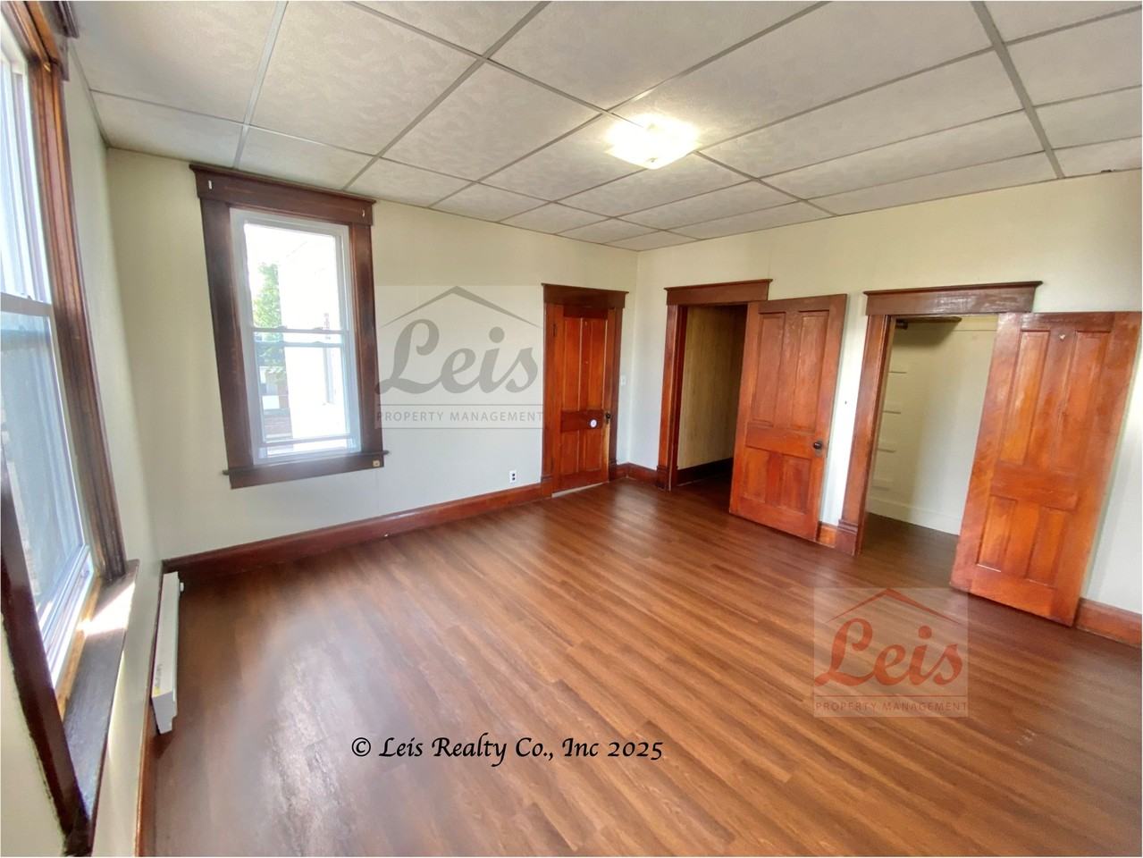 323 1/2 North Sugar Street - Photo 2 of 12