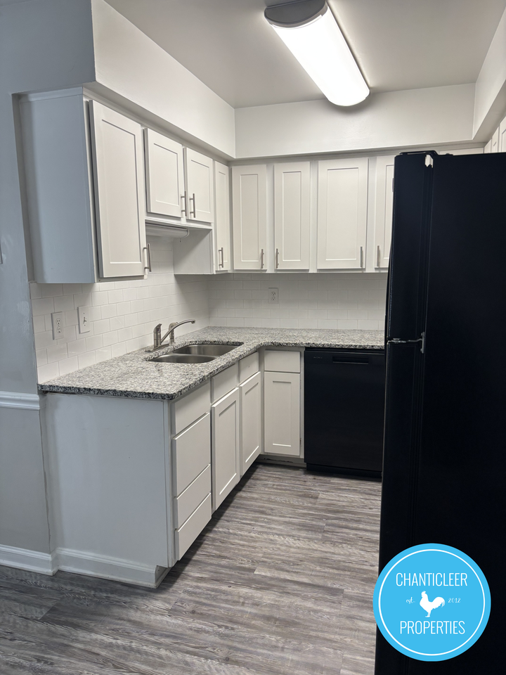 501 Greenbriar Road TRIAD - Photo 2 of 4