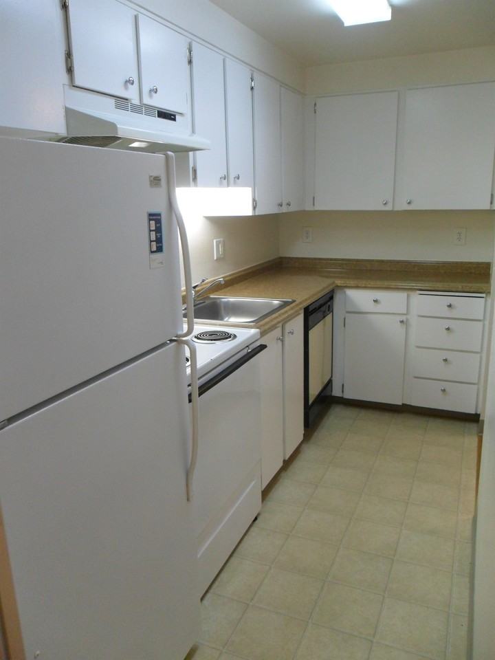 Valley Brook Apts - Photo 4 of 34
