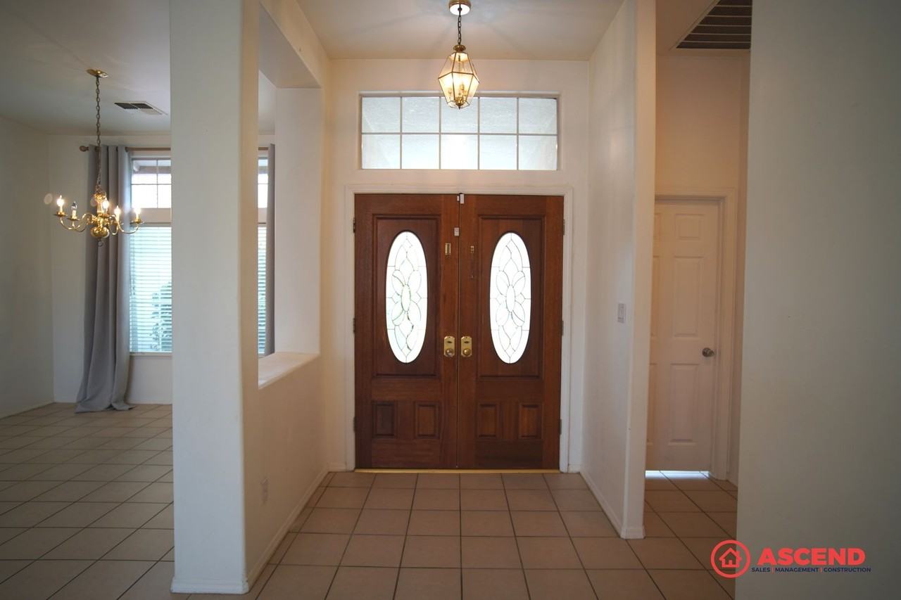 14424 Kathleen Avenue - Photo 3 of 38