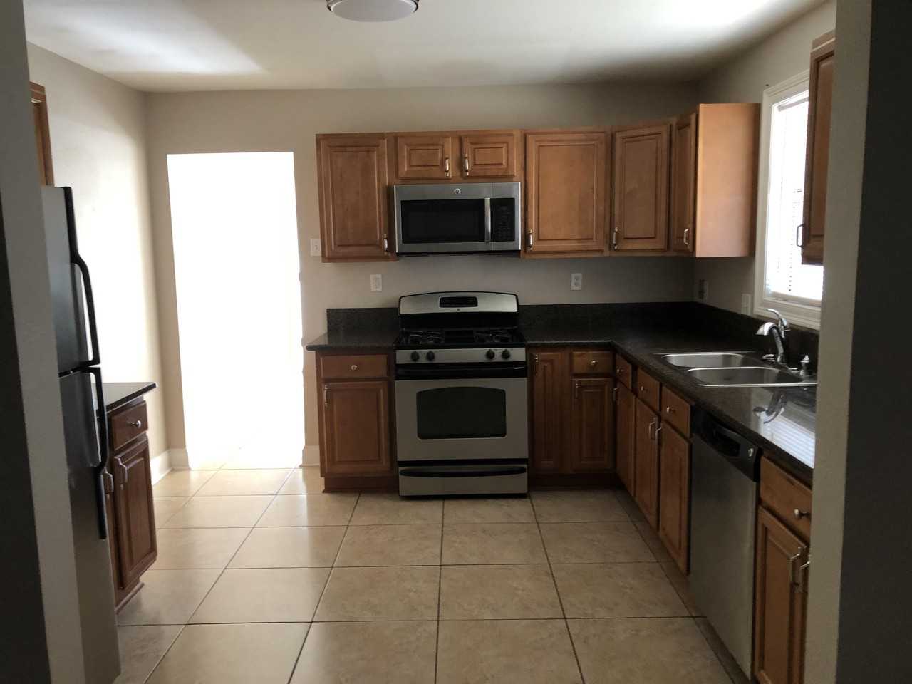 127 Spencer Avenue - Photo 2 of 4