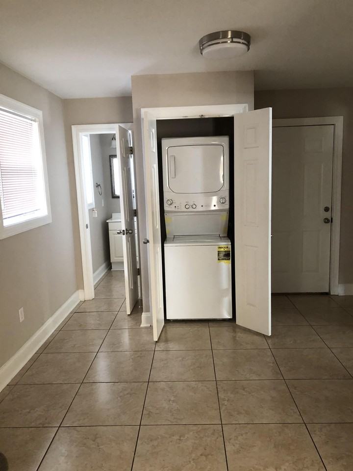 127 Spencer Avenue - Photo 3 of 4