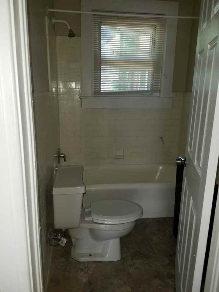 1609 Chapel St - Photo 2 of 4