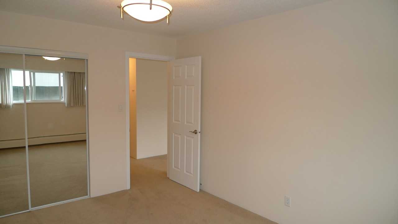 Tatlow Place Apartments - Photo 4 of 8
