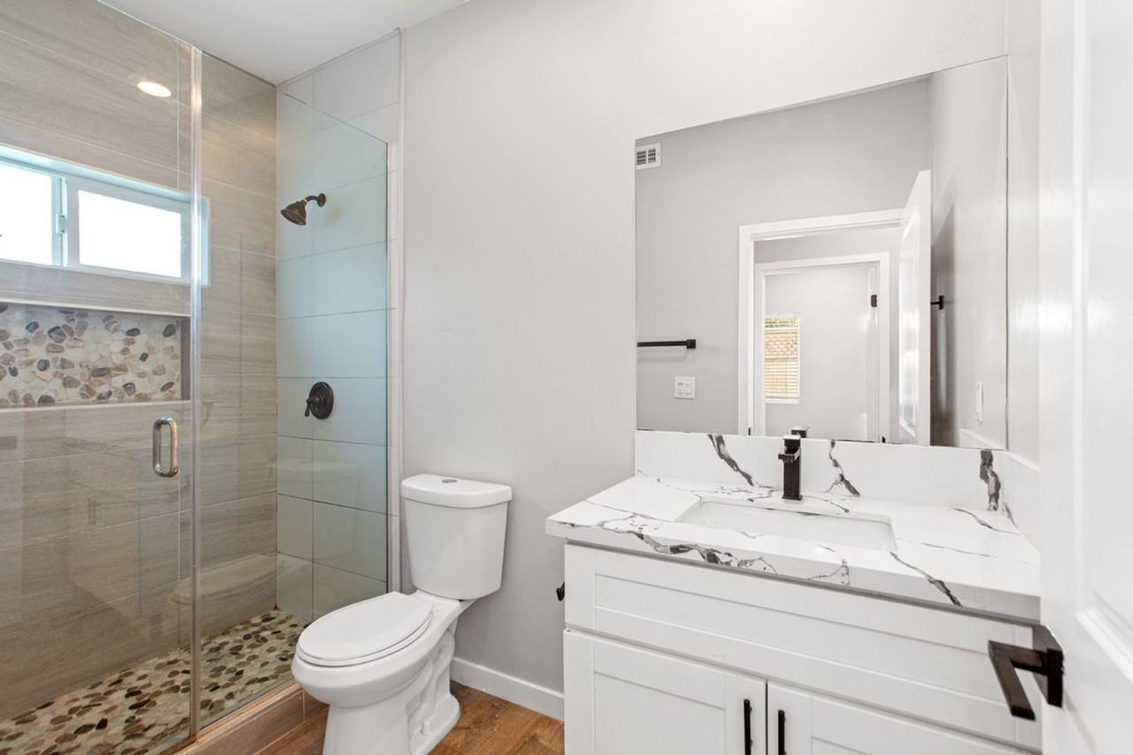 5042 54th St - Photo 7 of 23