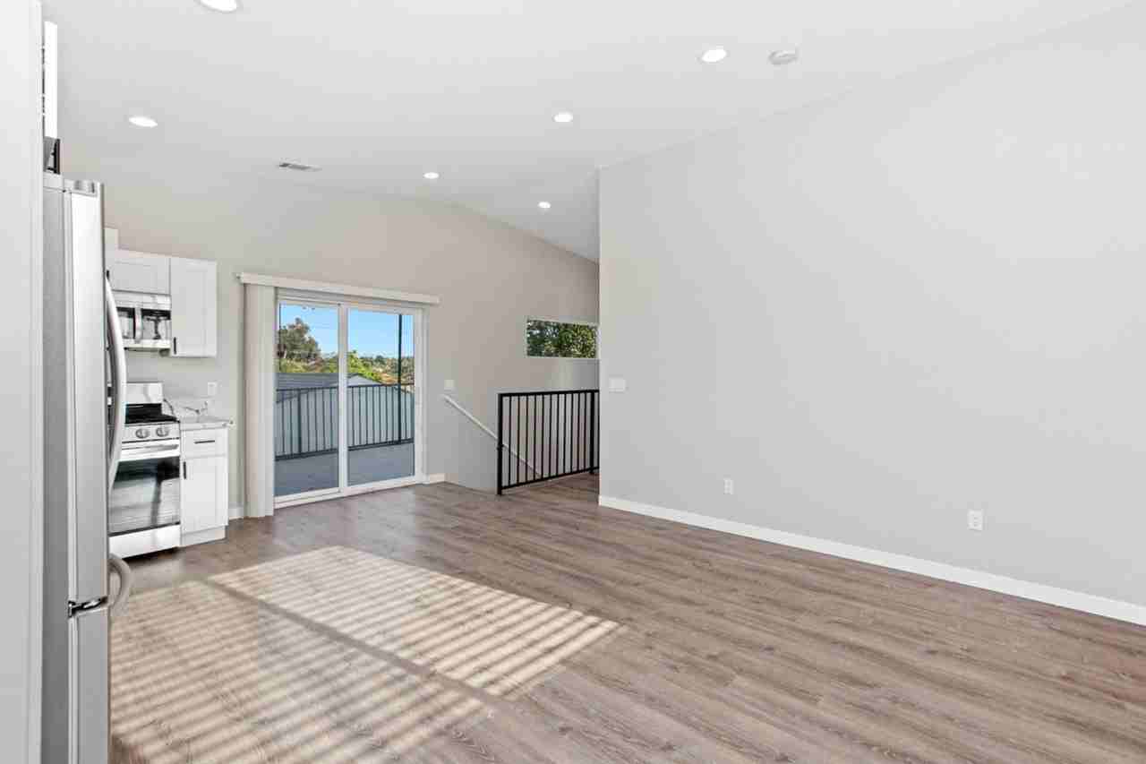 5042 54th St - Photo 5 of 24