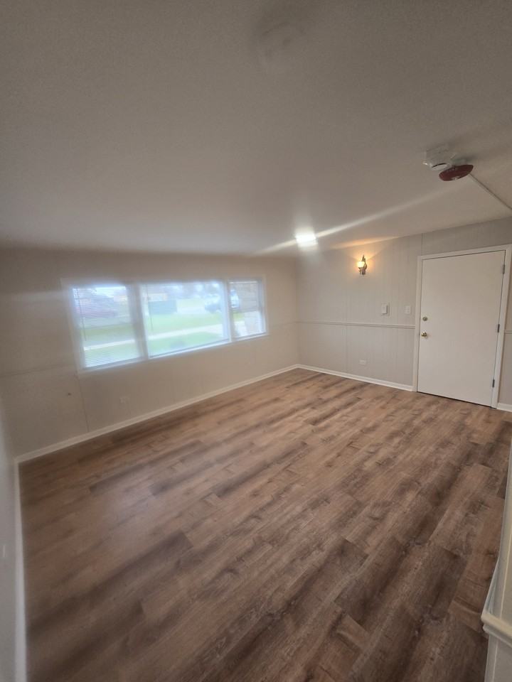 4848 West 83rd Street - Photo 2 of 13