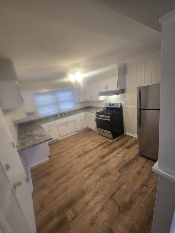 4848 West 83rd Street - Photo 4 of 13