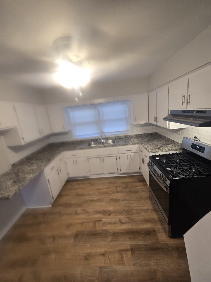 4848 West 83rd Street - Photo 5 of 13