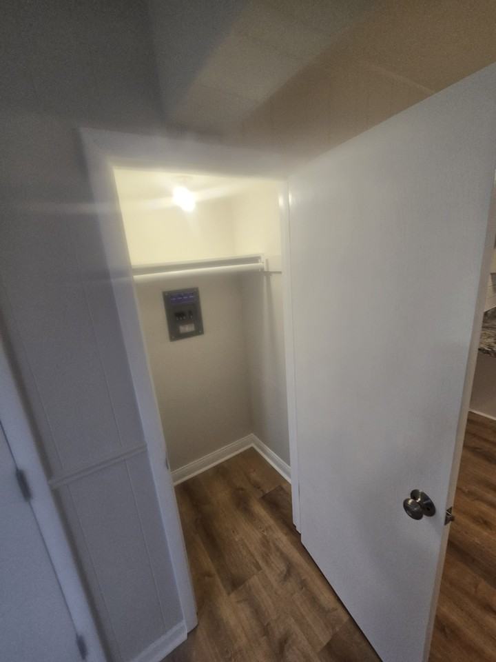 4848 West 83rd Street - Photo 6 of 13