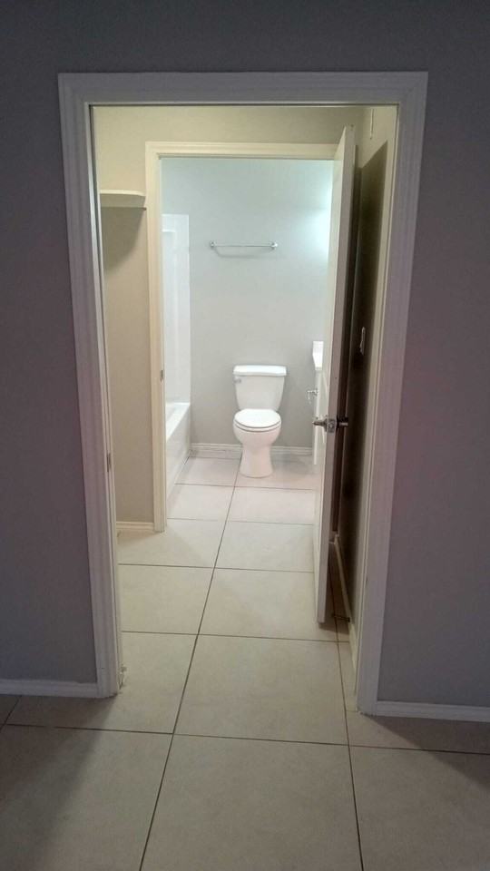 Mercedes Place Apartments - Photo 4 of 50