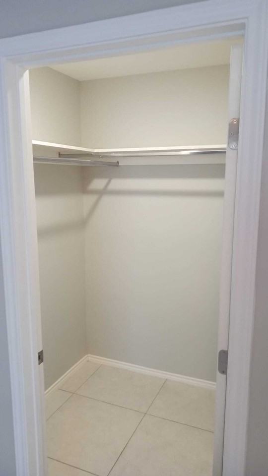 Mercedes Place Apartments - Photo 7 of 50