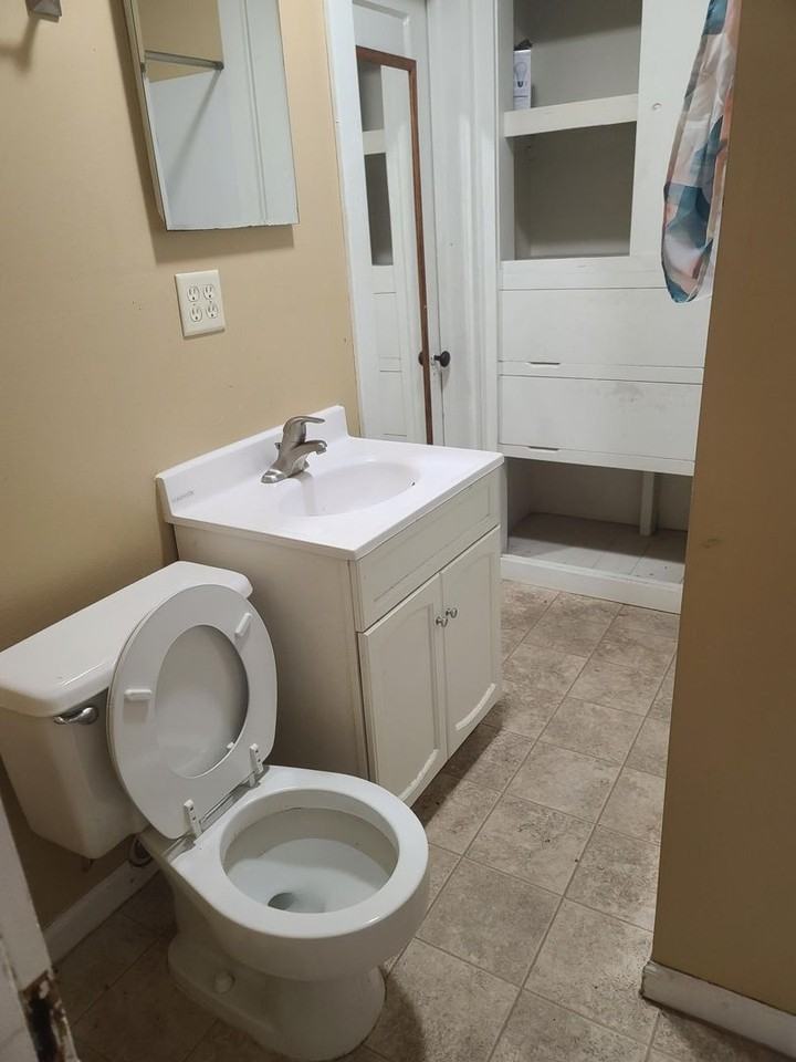 703 W High St - Photo 7 of 13
