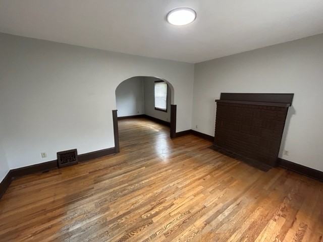 2209 Oakwood Ave - Photo 3 of 20