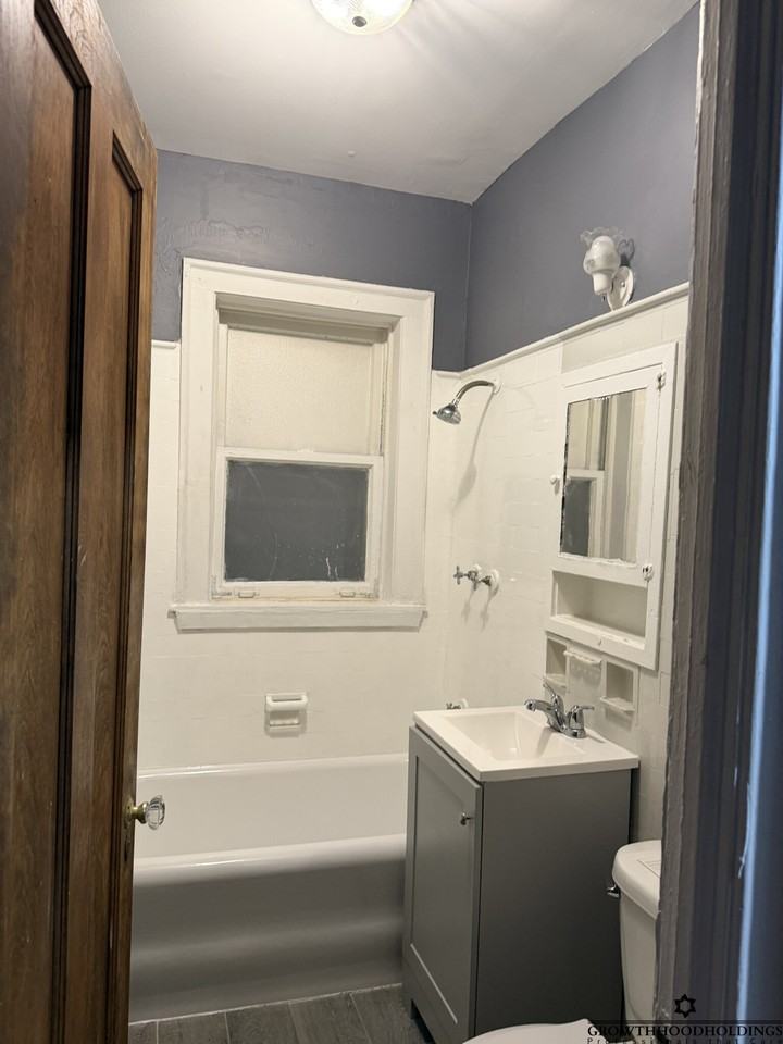 2410 East 77th Street #3E - Photo 6 of 11