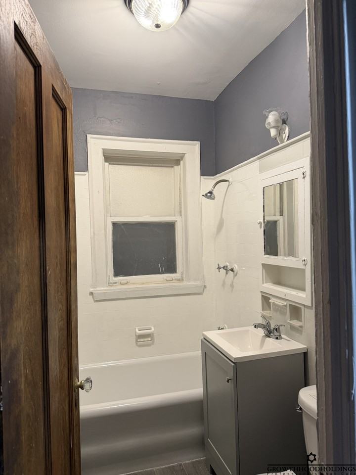 2410 East 77th Street #3E - Photo 7 of 11