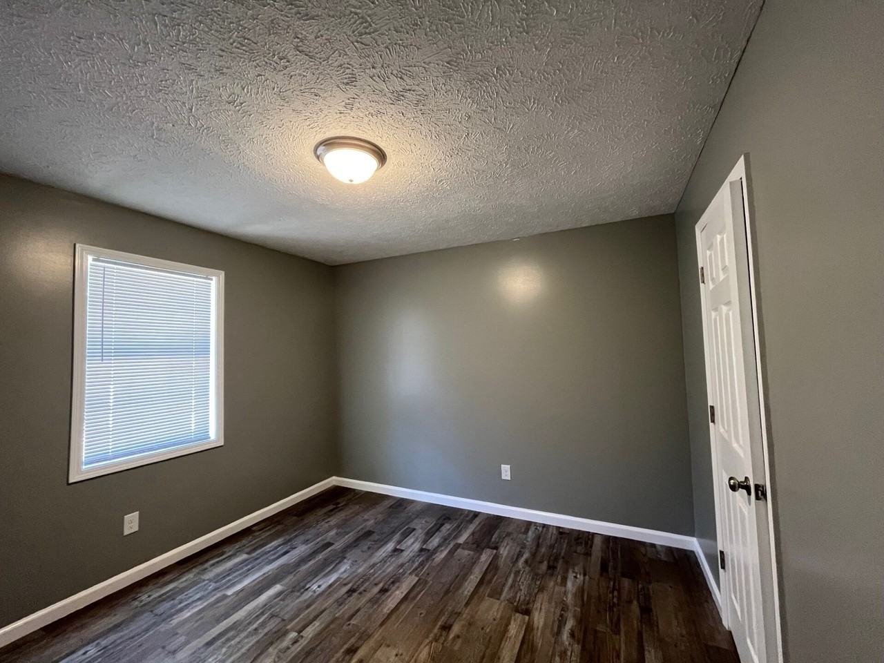 New 776 North McLemore Avenue - Photo 4 of 8