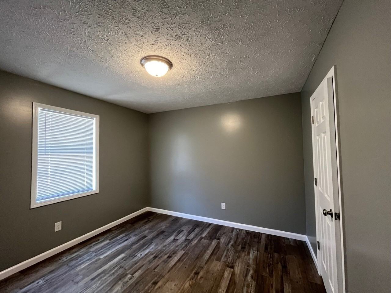 New 776 North McLemore Avenue - Photo 5 of 8