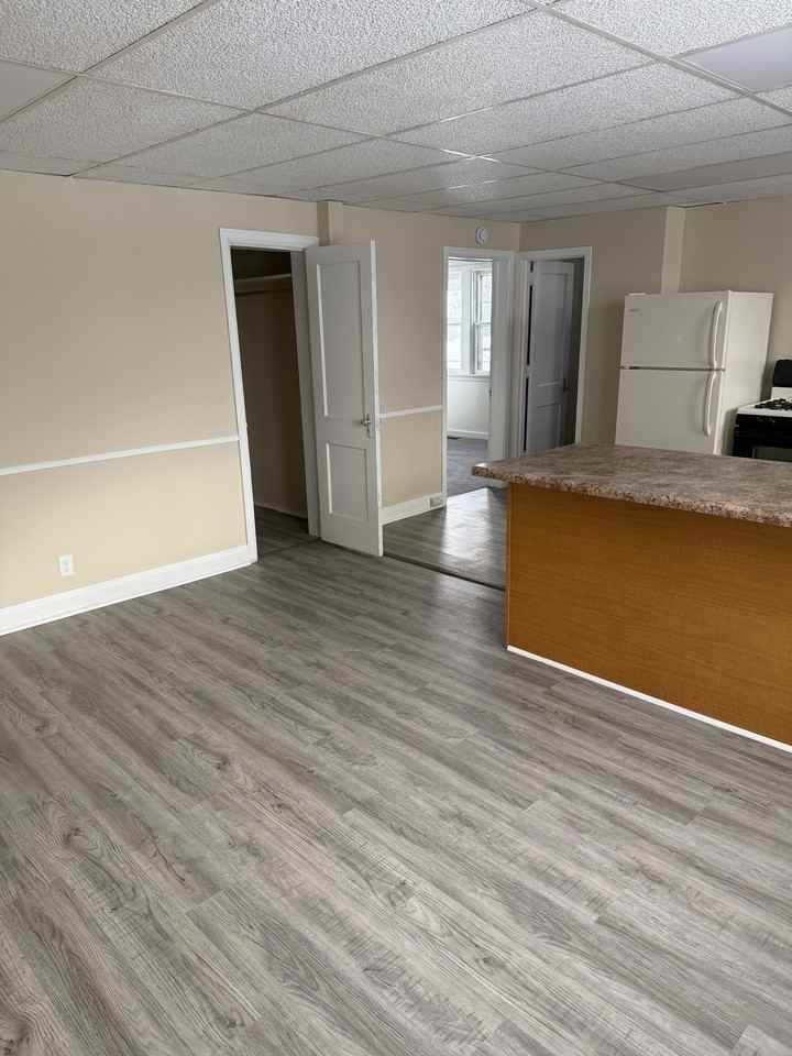 504 S 2nd Ave W - Photo 3 of 11