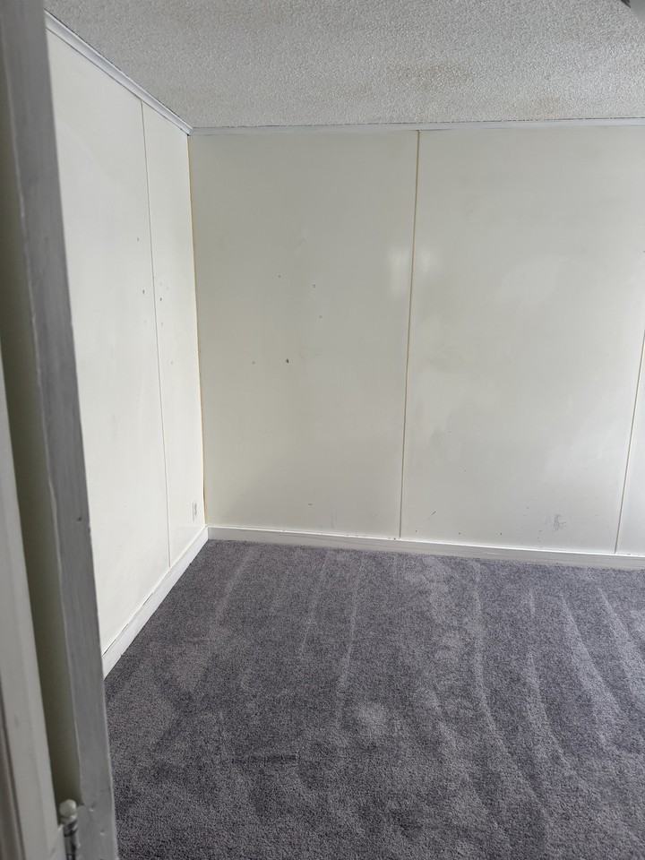 504 S 2nd Ave W - Photo 6 of 11