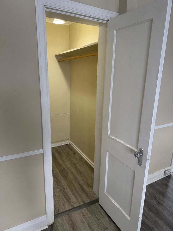 504 S 2nd Ave W - Photo 7 of 11