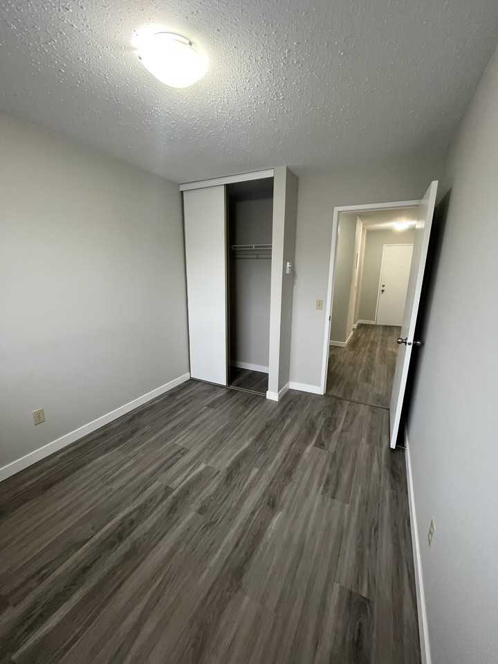 1950 Pacific Court - Photo 4 of 17