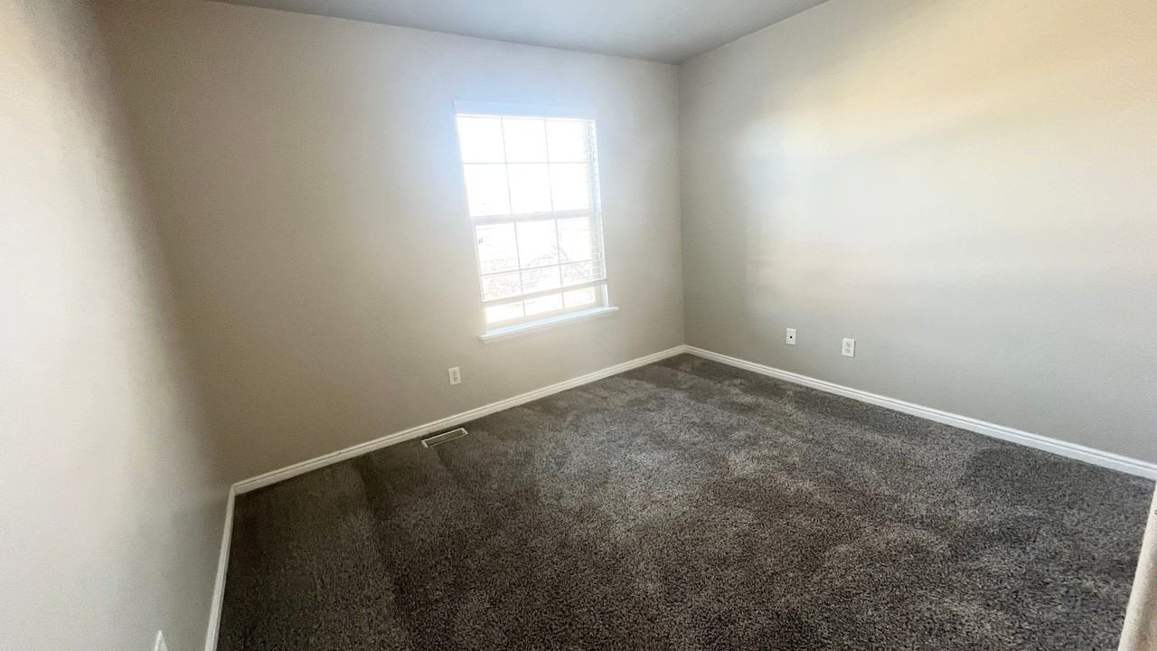 2343 West Adelaide Drive - Photo 6 of 17