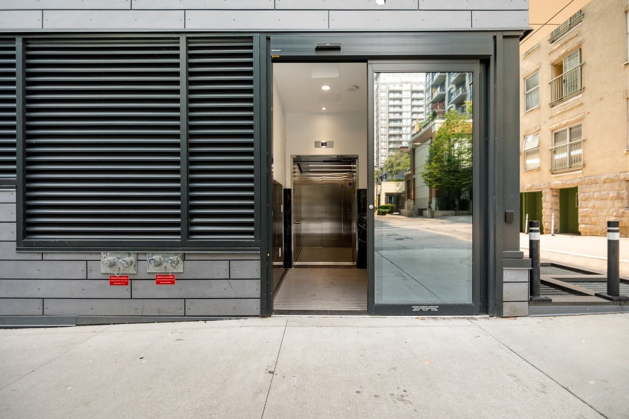1107 Richards Street - Photo 21
