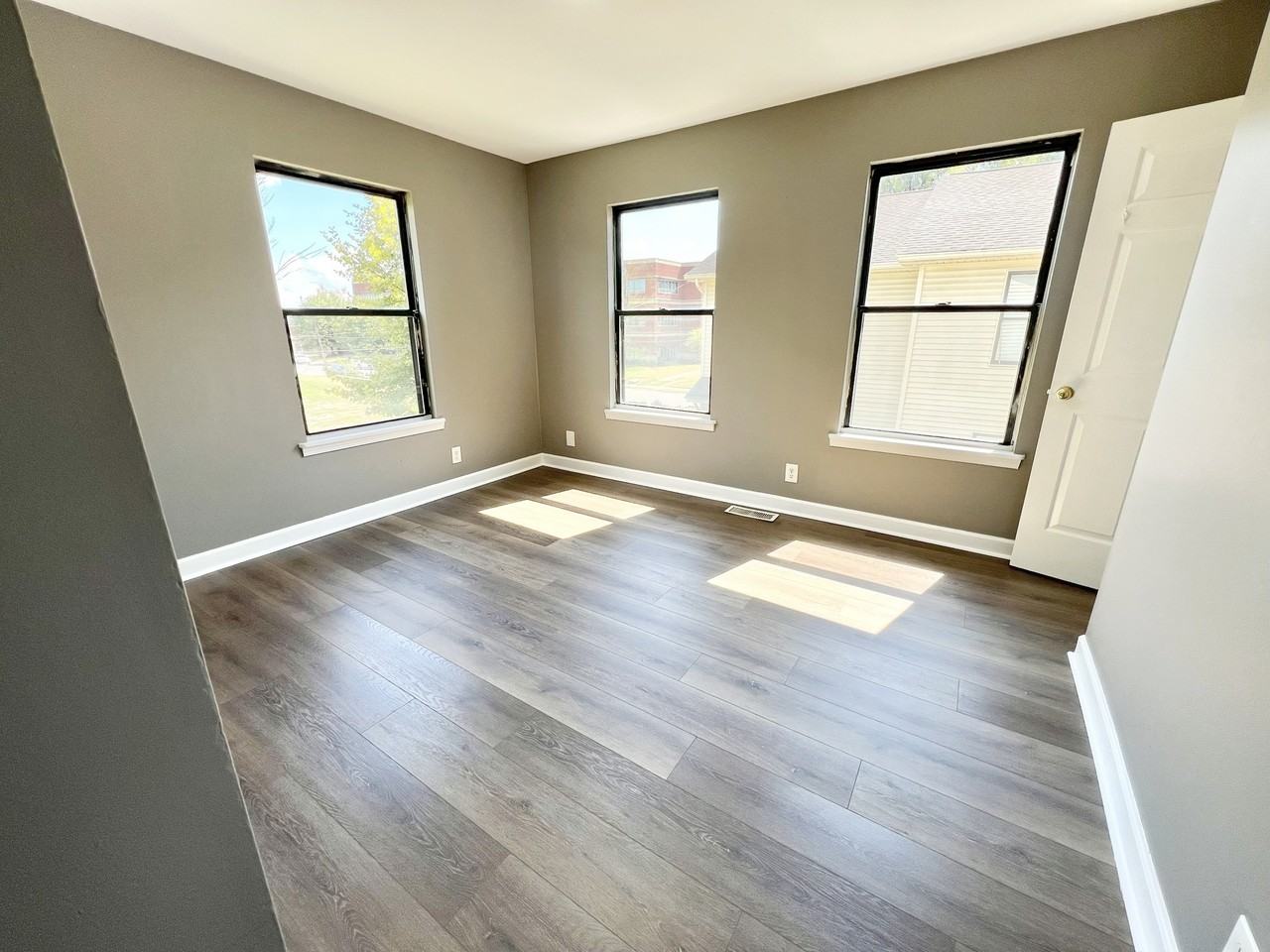 1537 West Kentucky Street - Photo 5 of 10