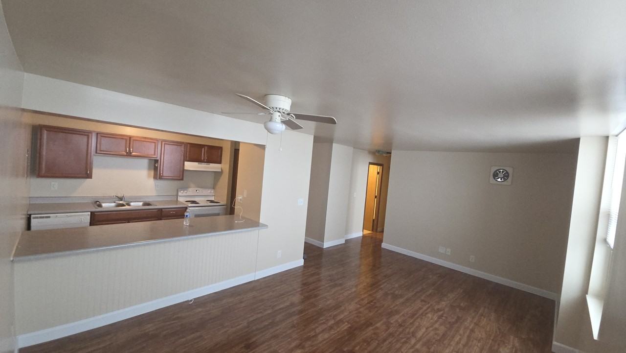 The St. Nicholas Apartments - Photo 4 of 14