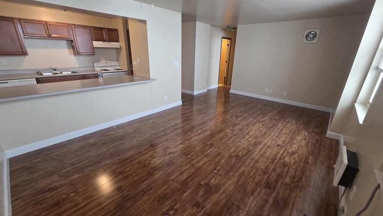 The St. Nicholas Apartments - Photo 6 of 14