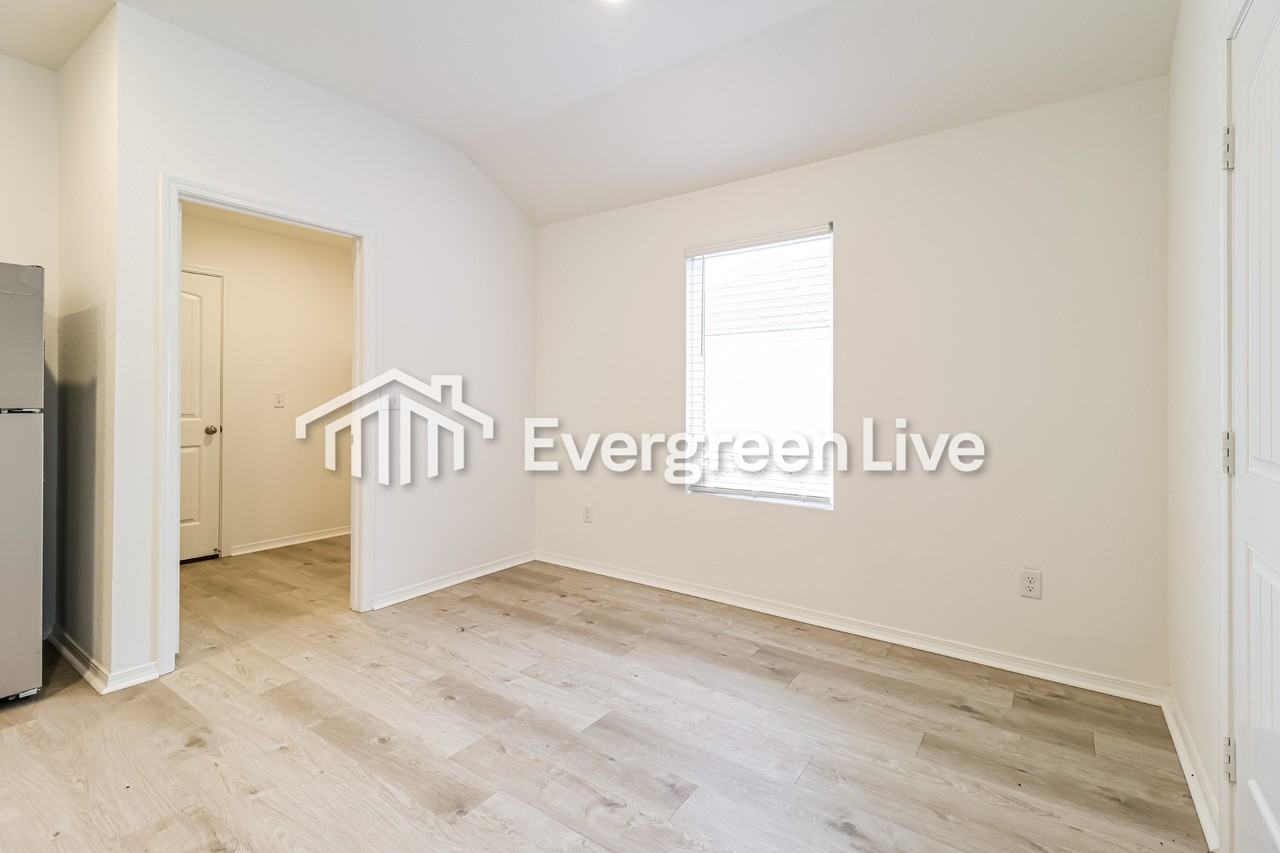 110 Terrence Dr - Photo 6 of 16