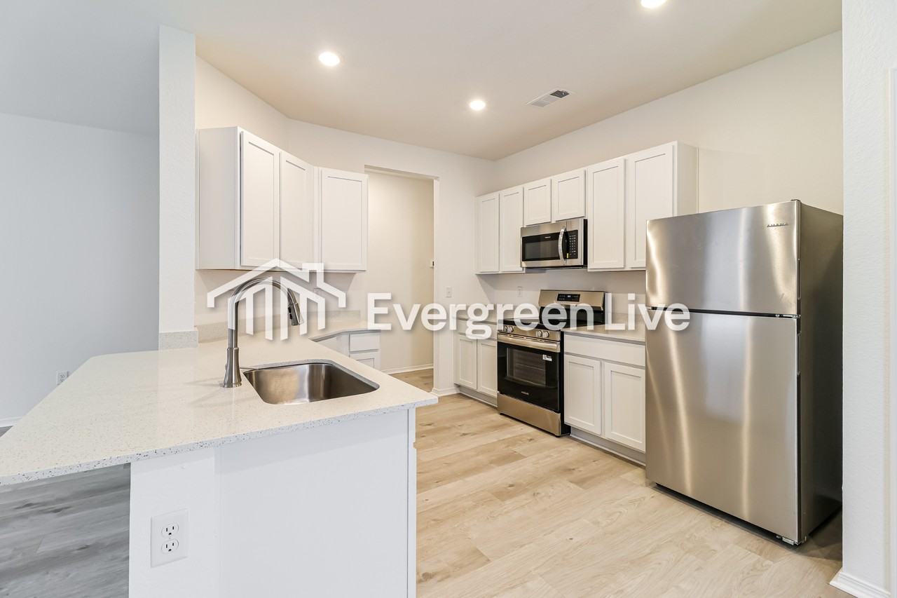 110 Terrence Dr - Photo 7 of 16