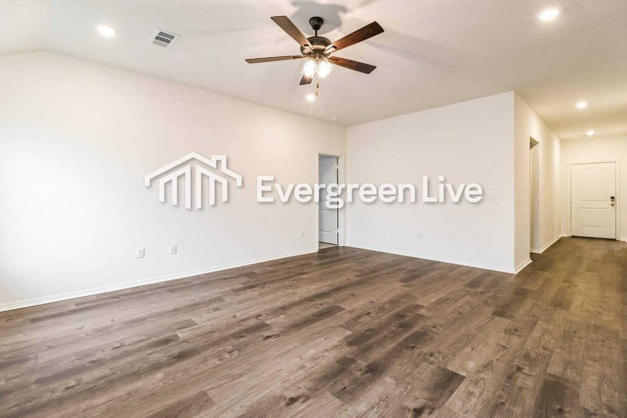 154 Meadow Drive - Photo 3 of 15