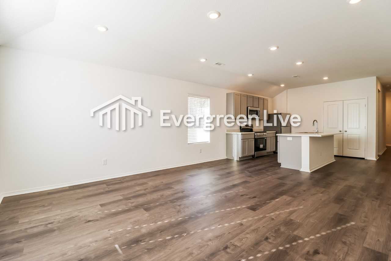185 Sarah Alyse Ln - Photo 4 of 15