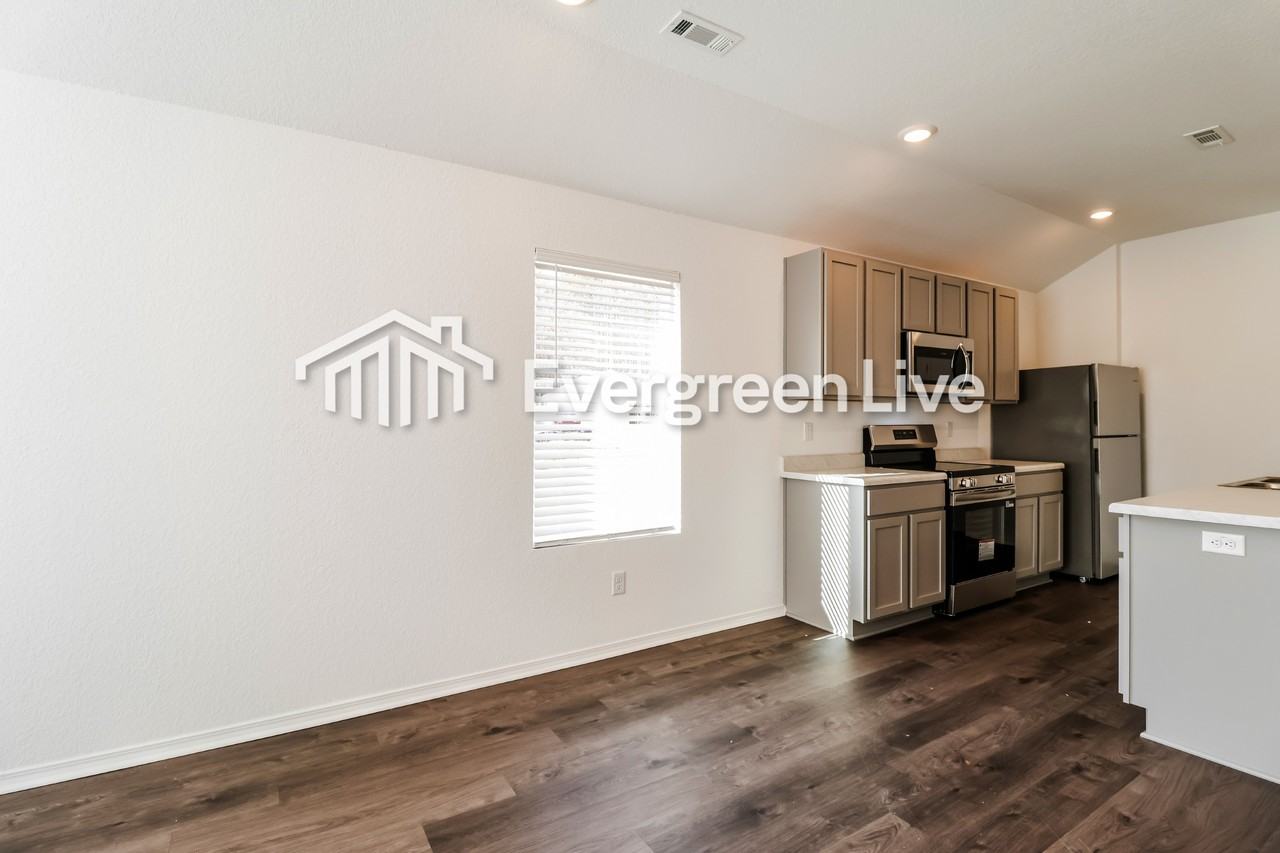 185 Sarah Alyse Ln - Photo 5 of 15