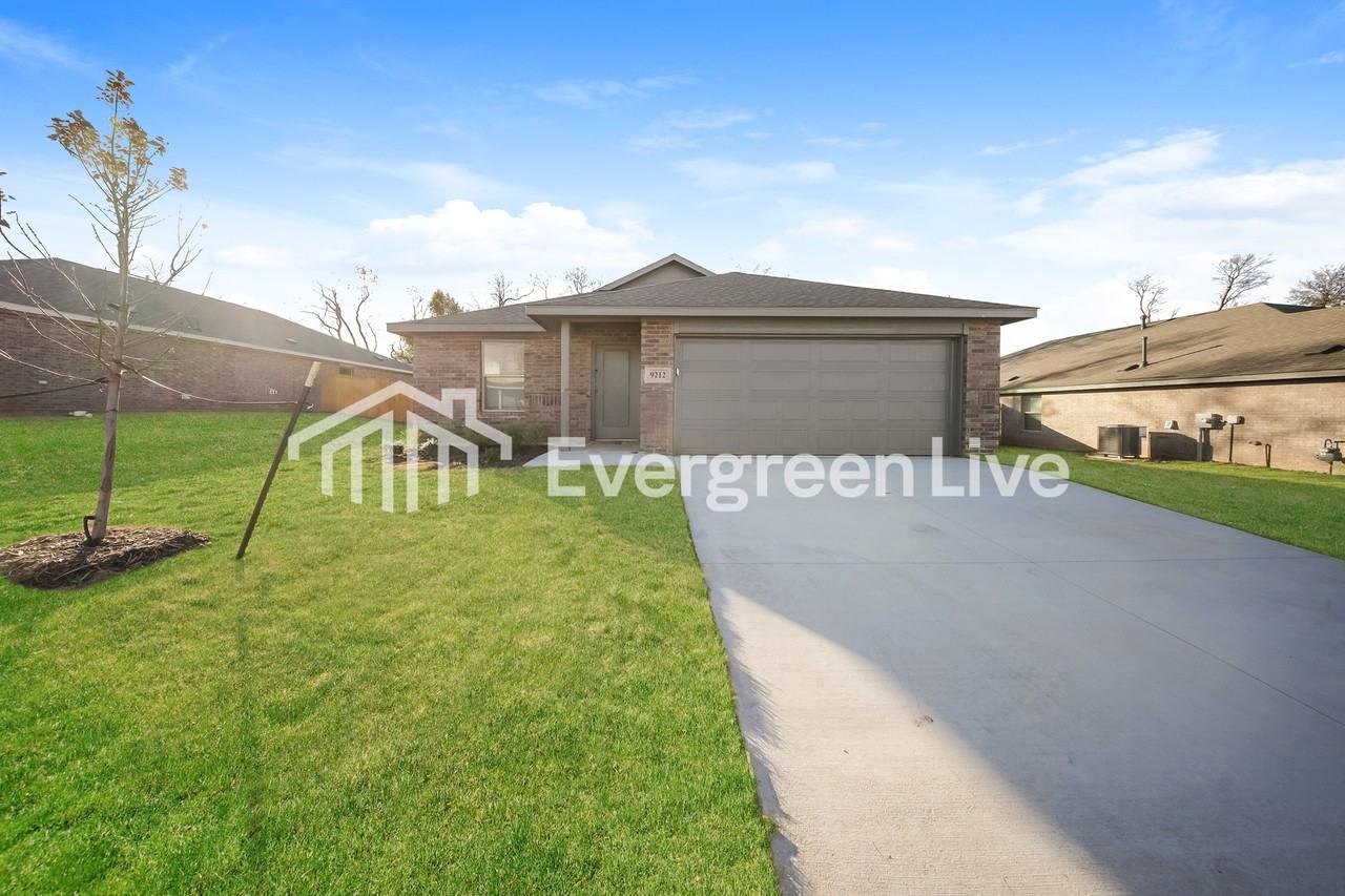 9212 Southwest 20th Street - Photo 2 of 17