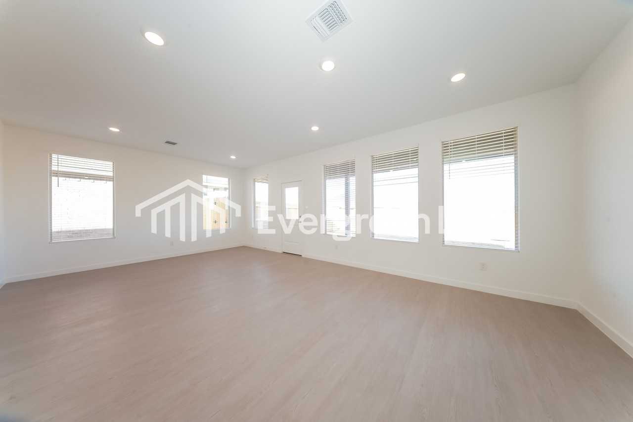 9009 Southwest 19th Street - Photo 4 of 17