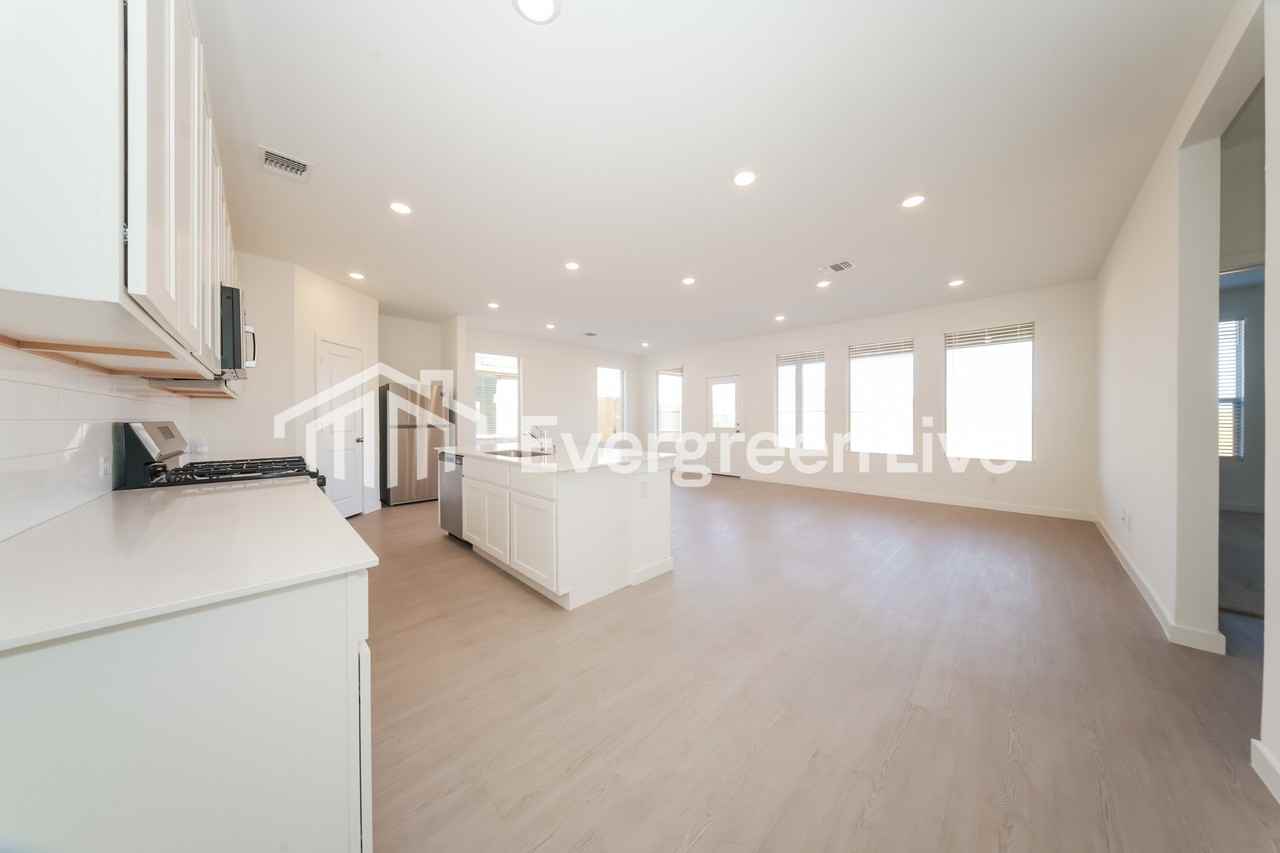 9009 Southwest 19th Street - Photo 6 of 17