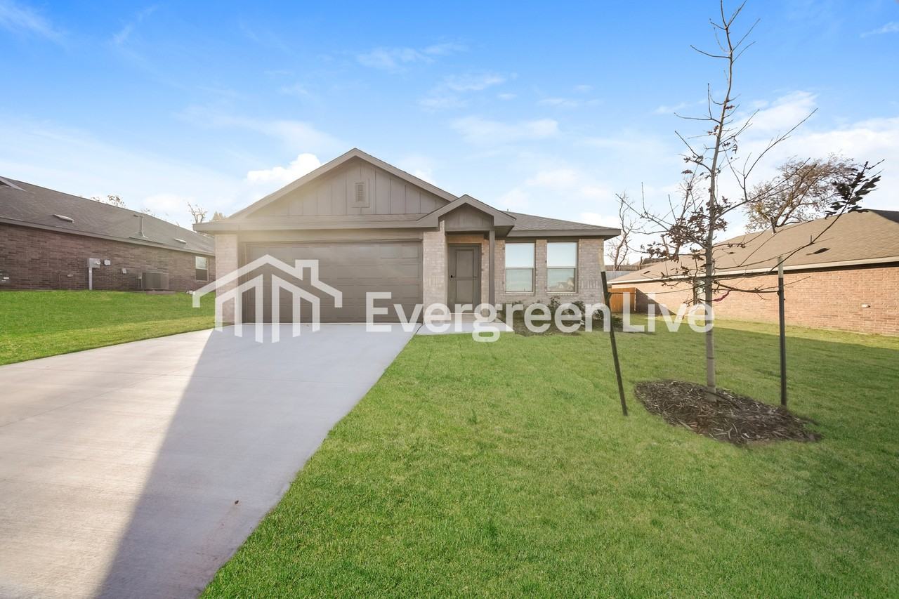 9216 Southwest 20th Street - Photo 2 of 17