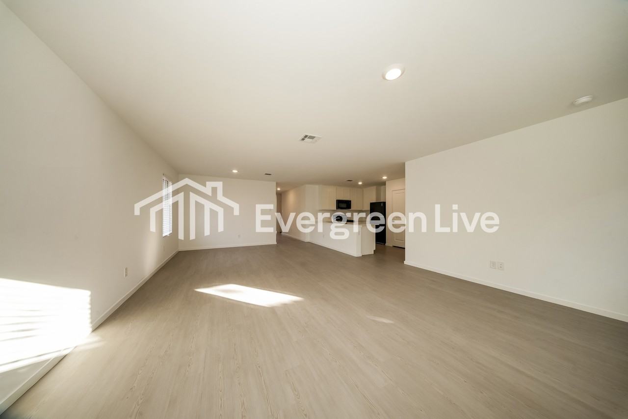 9216 Southwest 20th Street - Photo 3 of 17