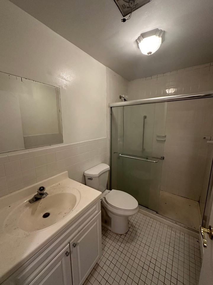 17F Cambridge Cir - Photo 4 of 4